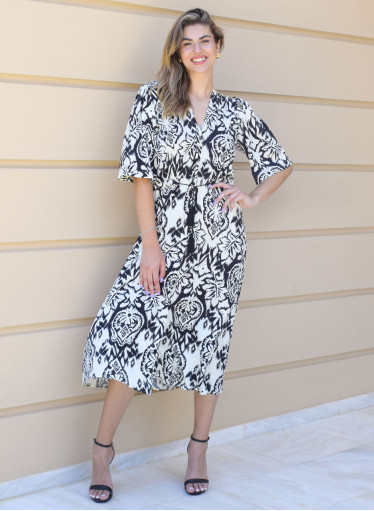 Εμπριμέ ασπρόμαυρο φόρεμα με κουμπιά Εμπριμέ ασπρόμαυρο φόρεμα με κουμπιά